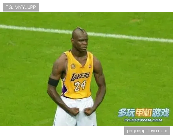 马里奥·巴洛特利手提菜篮子结账，下一条就是名表堆成桌——我这是活在两个平行世界